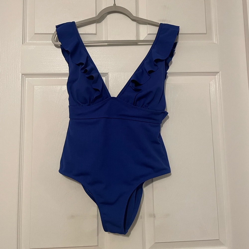 Never Worn One Piece Padded Swimsuit w Tie Keyhole Back